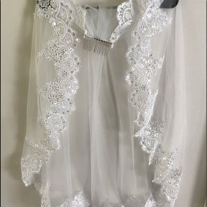 NEVER WORN white gorgeous mid length wedding veil